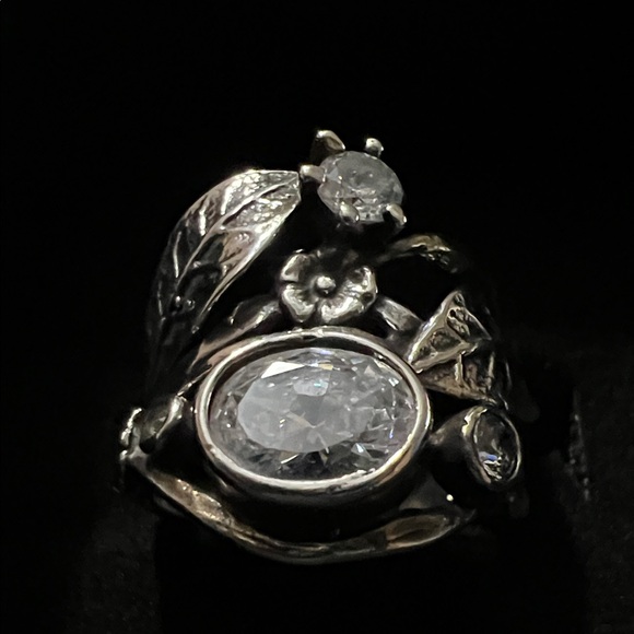 Sterling Silver Leaf Ring - Picture 2 of 7